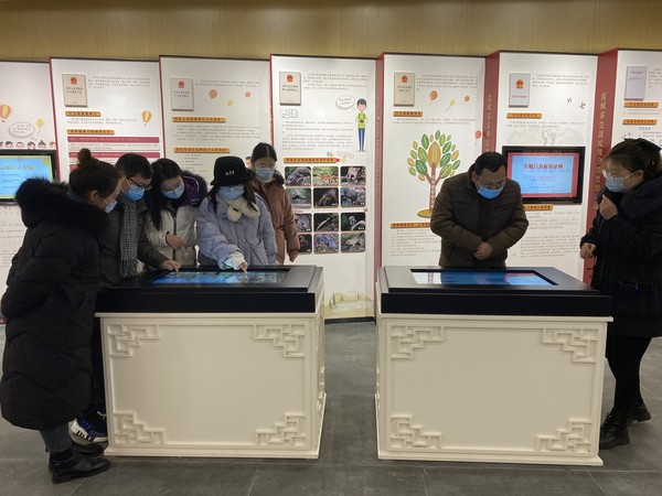 参观宛陵湖法治文化馆5.jpg