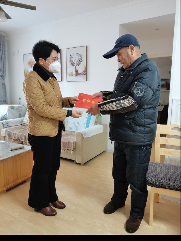 钟军华书记.png
