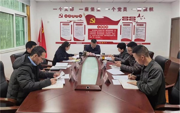 市林业局党小组组织生活会.jpg